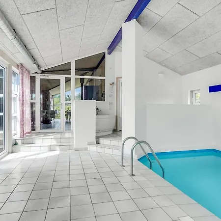 펜션 Holiday Home Oster Kjulvej