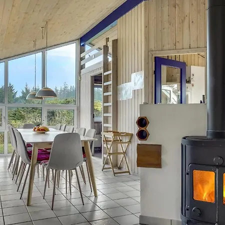 3 Bedroom Lovely Home In Hirtshals *