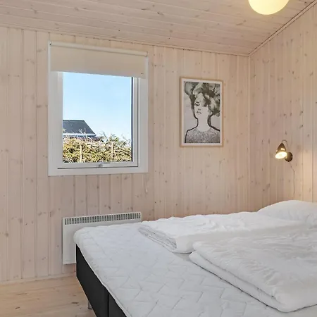 בית נופש Beautiful Home In Hirtshals With Sauna *